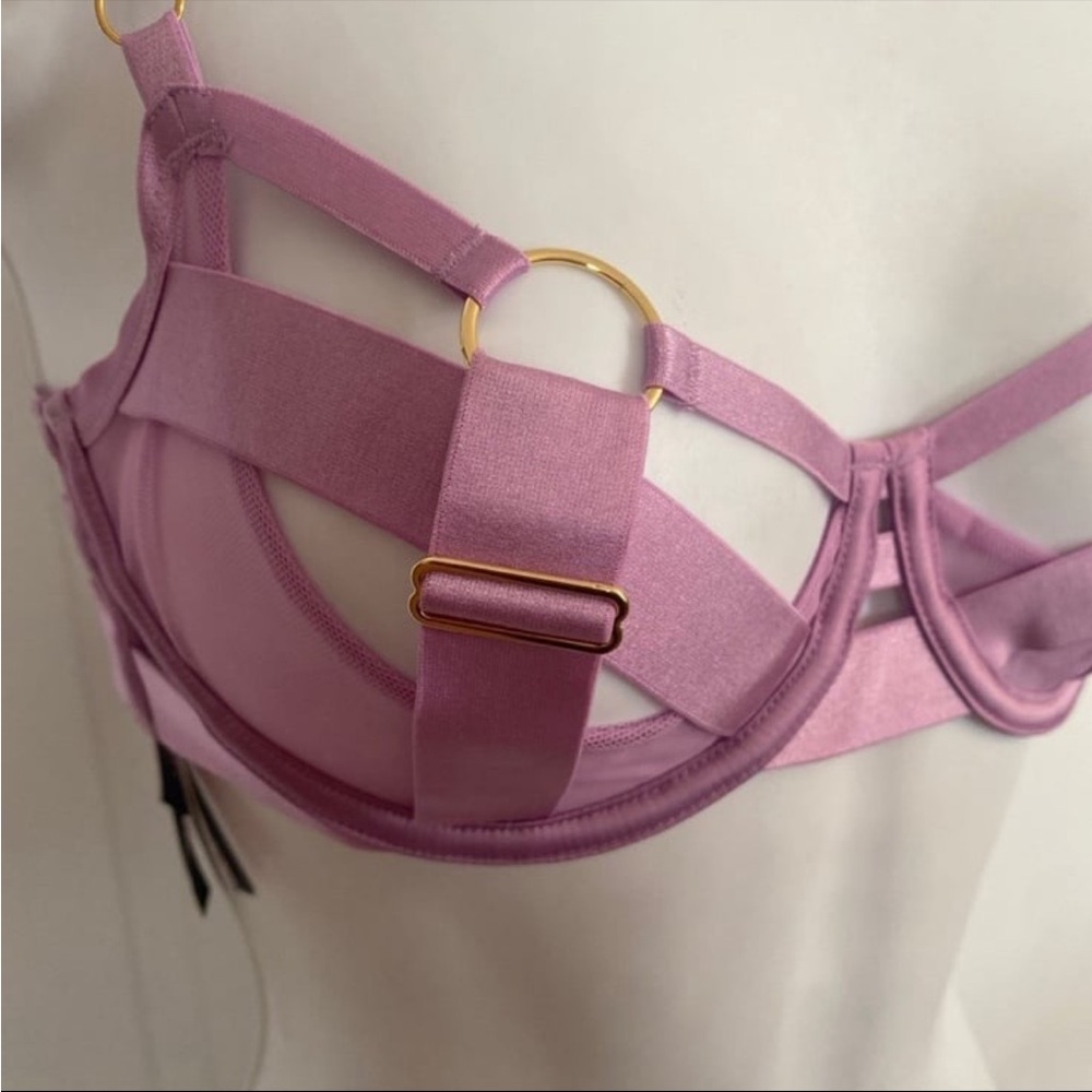 Victoria’s Secret Strappy Open Cup Demi Bra NWT size 32C - Picture 4 of 7